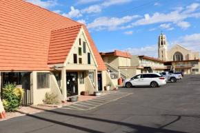 Super 8 by Wyndham Albuquerque Downtown